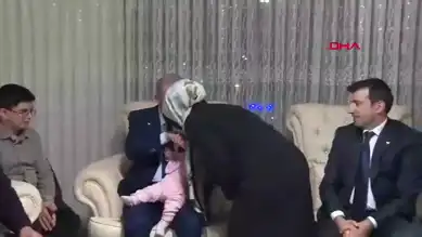 Erdoğan, Adıyaman'daki Depremzede Aileyi Ziyaret Etti