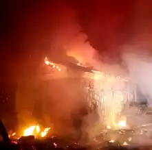 Adıyaman'da Eski Sağlık Ocağı Yandı