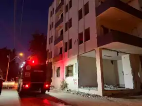 Depremzede Binasında Yangın Tehlikesi Geçti