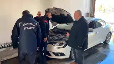 Motor Sıkışan Kedi Kurtarıldı