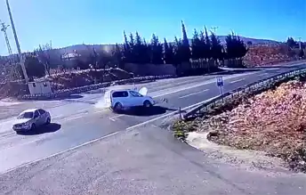 Adıyaman Gölbaşı'nda Kazada 3 Yaralı