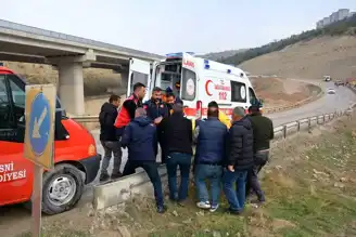 Besni'de Otomobil Kazası: Sürücü Yaralandı