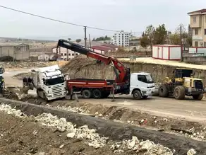 Yoldan Çıkan Tır, Şehir Trafiğini Felç Etti!