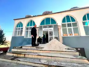 Depremzedeler Kendi Camiilerini Onarıyor
