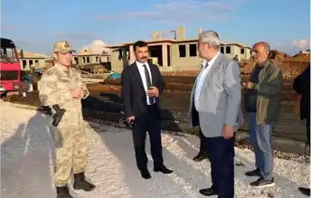 Kaymakam, Deprem Konutlarını İnceledi