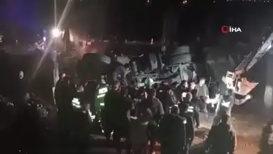 Doğu Anadolu'da Trafik Kazası: Polisler Yaralandı