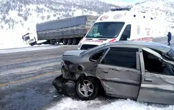 Malatya'da Tır Kazası: 2 Yaralı