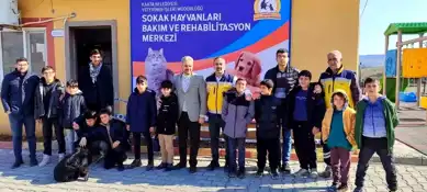 Kahta Öğrencileri Hayvan Barınağını Ziyaret Etti