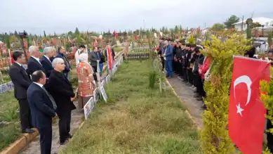 Deprem Şehitleri Öğretmenler Günü'nde Anıldı