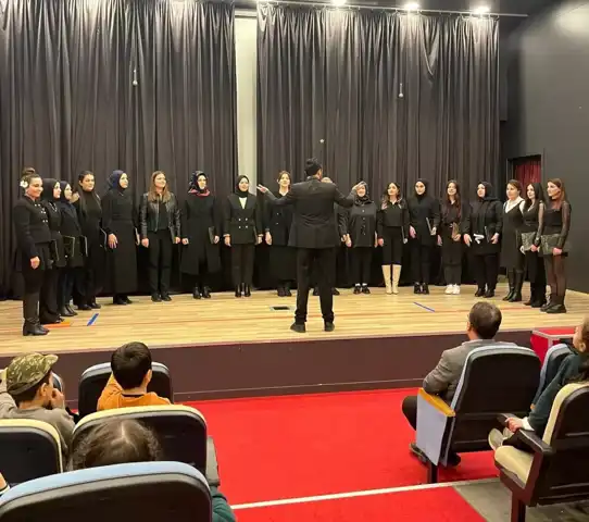 Özel Kolejde Öğretmenler Günü Kutlaması