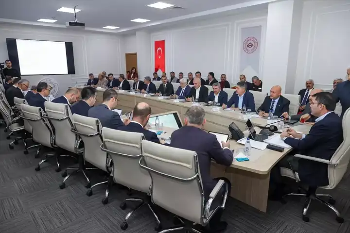 Bakan, Deprem Bölgesinde Koordinasyon Toplantısı Yaptı