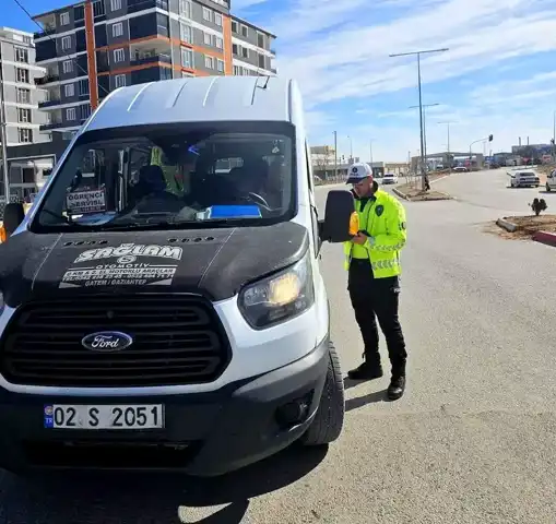 Besni'de Öğrenci Servisleri Denetimi: Güvenlik Kontrolü Tamamlandı
