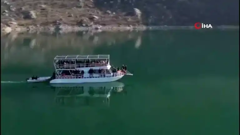 Gerger Kanyonları Büyülü Bir Manzara Sunuyor