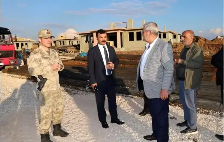 Kaymakam, Deprem Konutlarını İnceledi