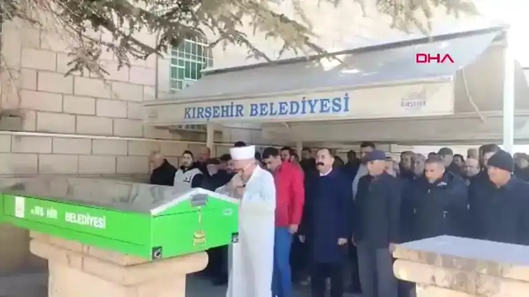 Kırşehir'de Çoklu Araç Kazası: 3 Ölü, Birçok Yaralı