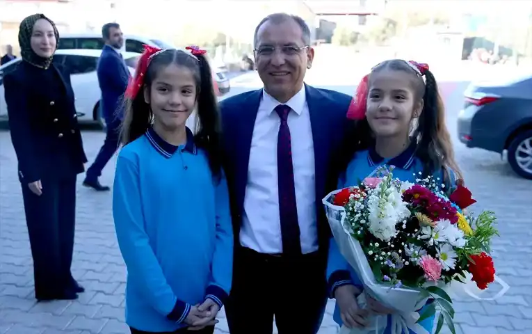 Güneydoğu'da Öğrenciler Karnelerini Aldı, Tatil Başladı!